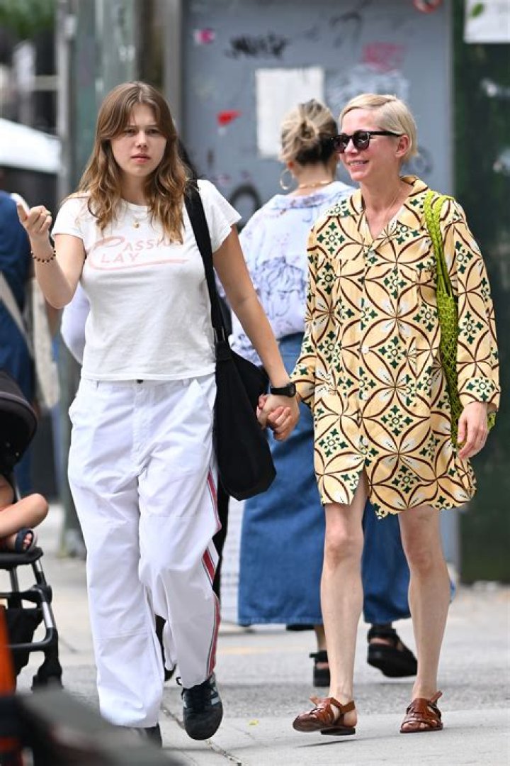 Did Heath and Julia date?