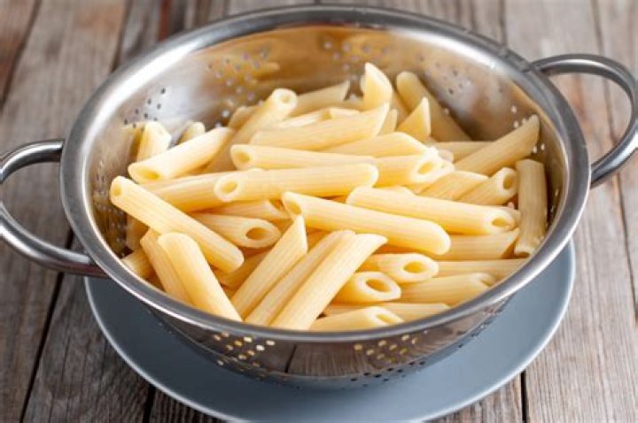 Do you Stir pasta while cooking?