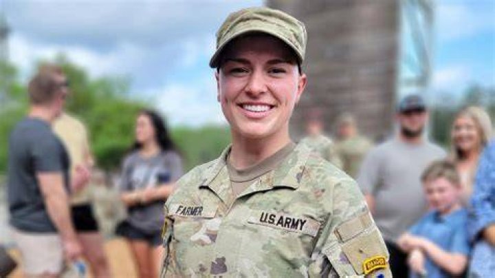 How many females are in the army?