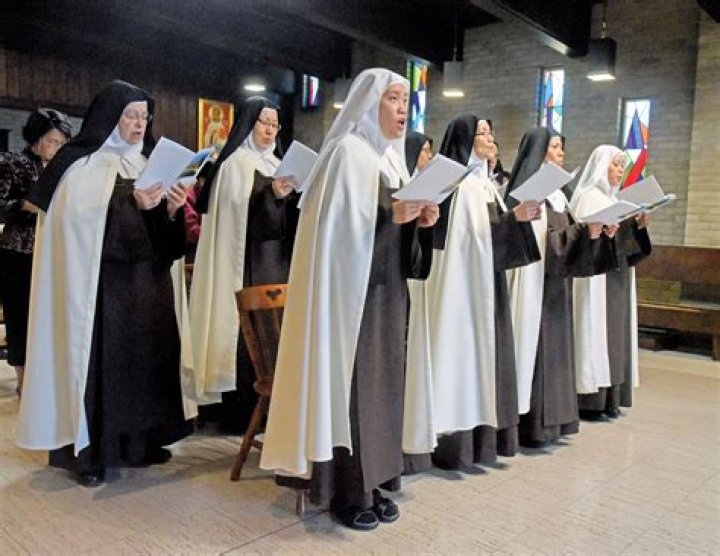 What is a choir nun?
